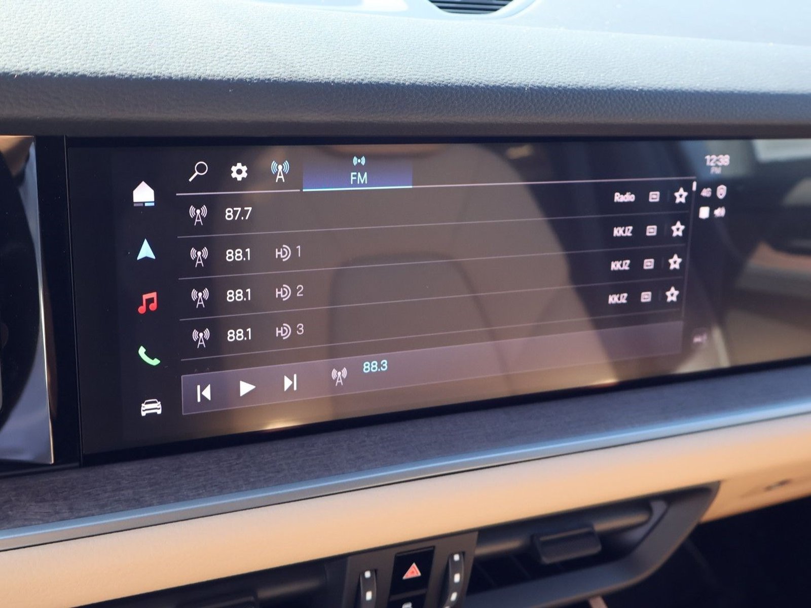 New 2026 Porsche Cayenne AWD/4WD image 17