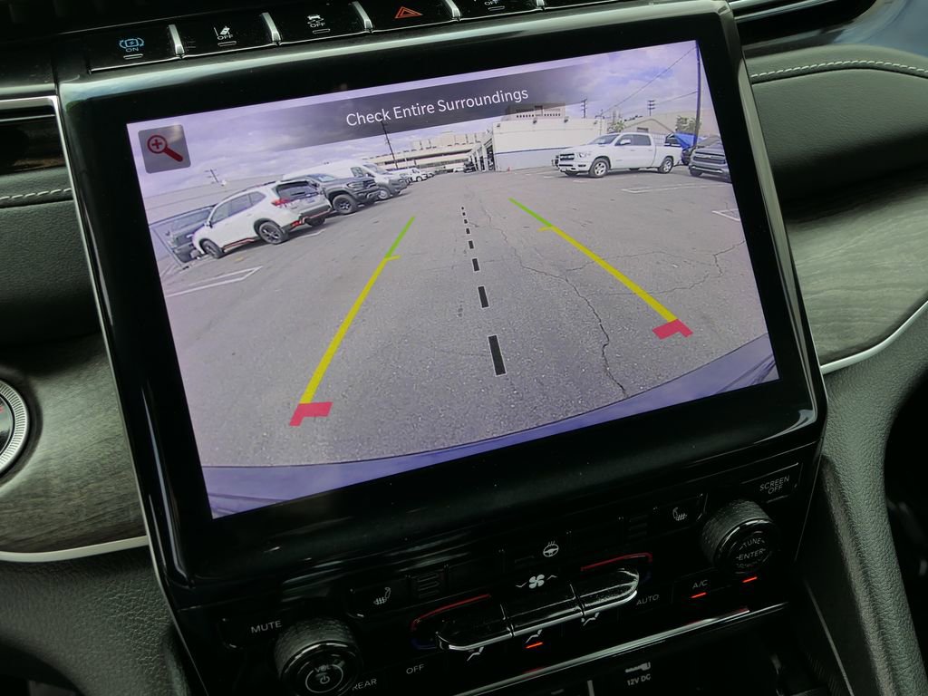 Used 2023 Jeep Grand Cherokee 4WD 4xe image 18