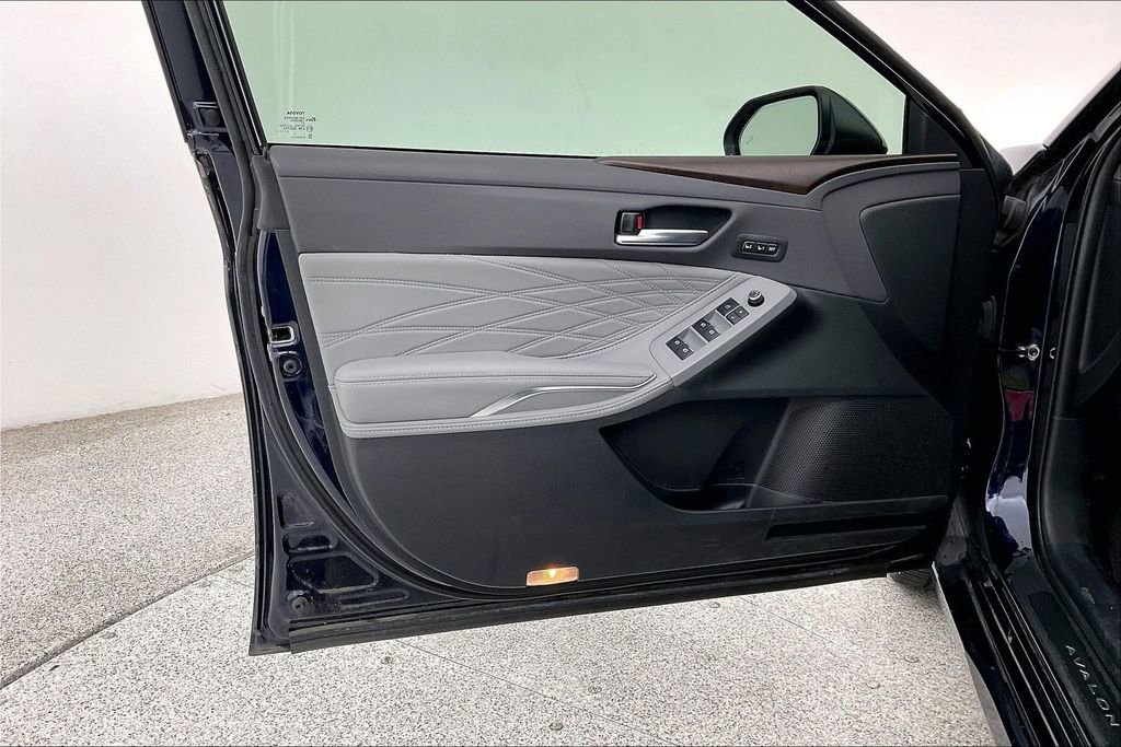 Used 2021 Toyota Avalon Limited w/ Advanced Safety Package image 22