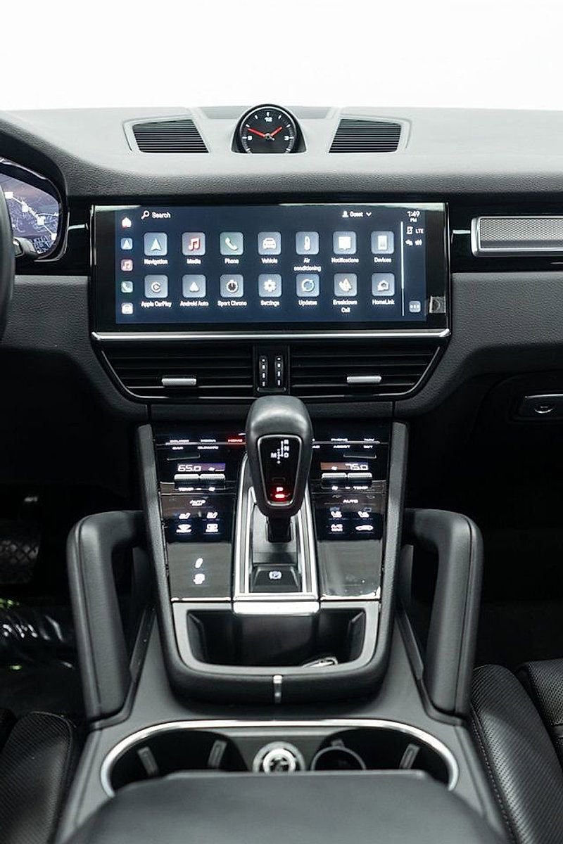 Used 2023 Porsche Cayenne Platinum Edition image 20