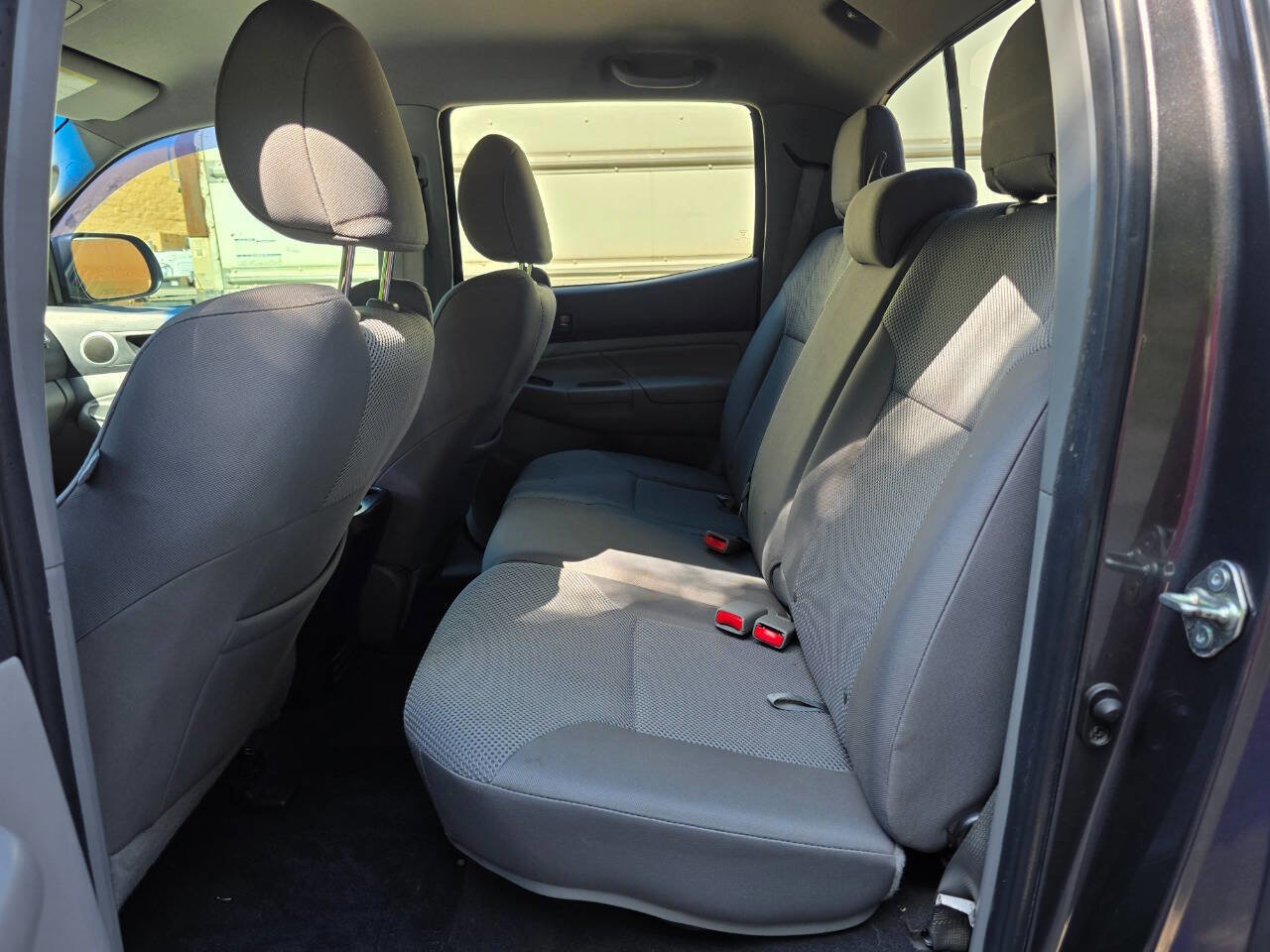 Used 2015 Toyota Tacoma 4x4 Double Cab w/ TRD Off-Road Package image 26