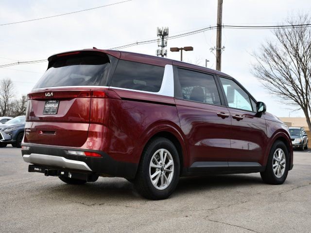 Used 2024 Kia Carnival LX image 7