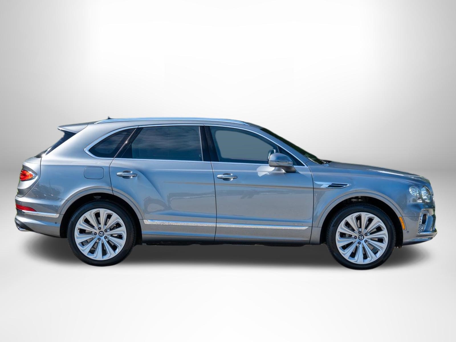 Used 2023 Bentley Bentayga AWD/4WD image 9