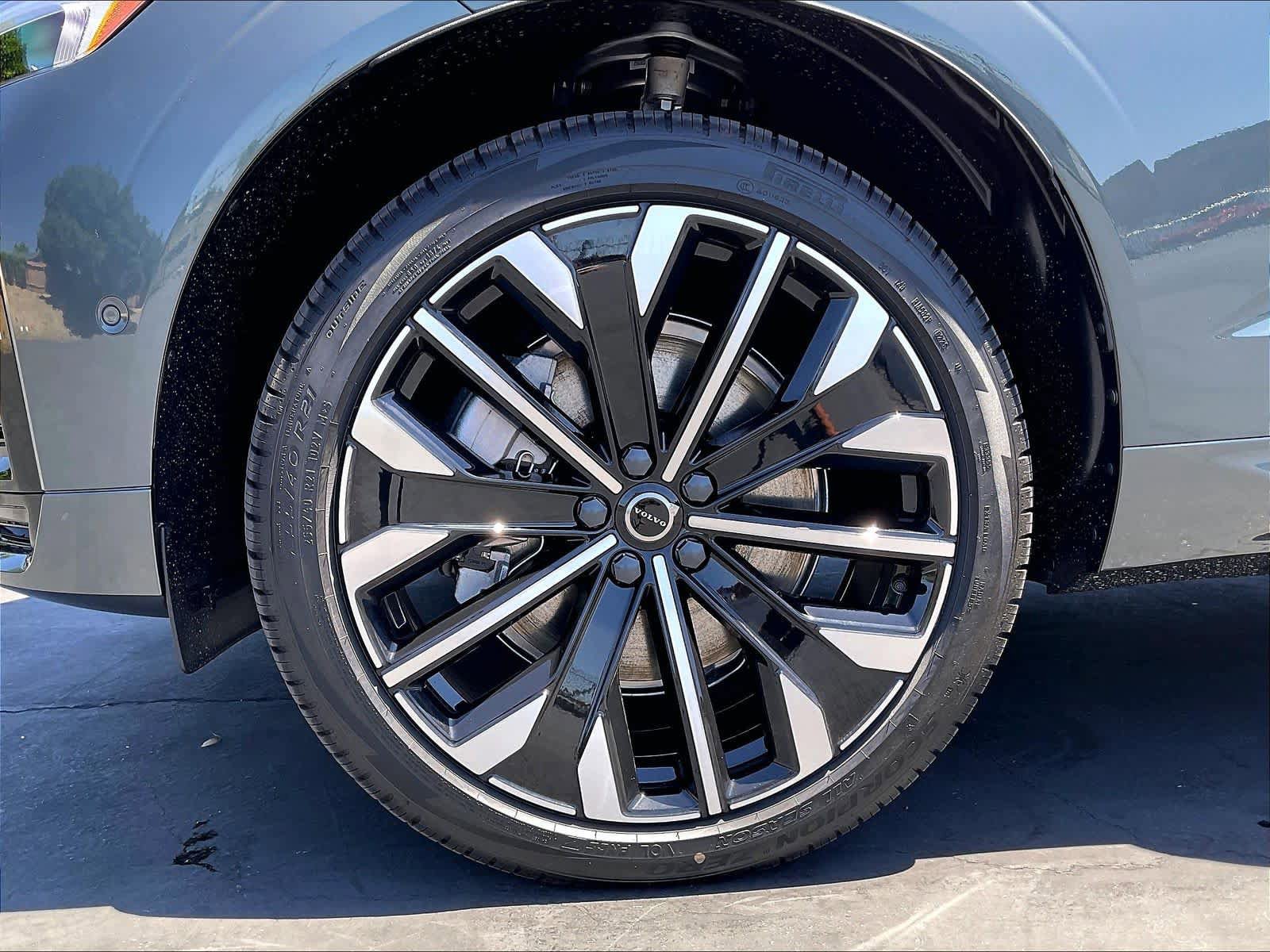 New 2026 Volvo XC60 T8 Ultra w/ Climate Package AWD/4WD image 14