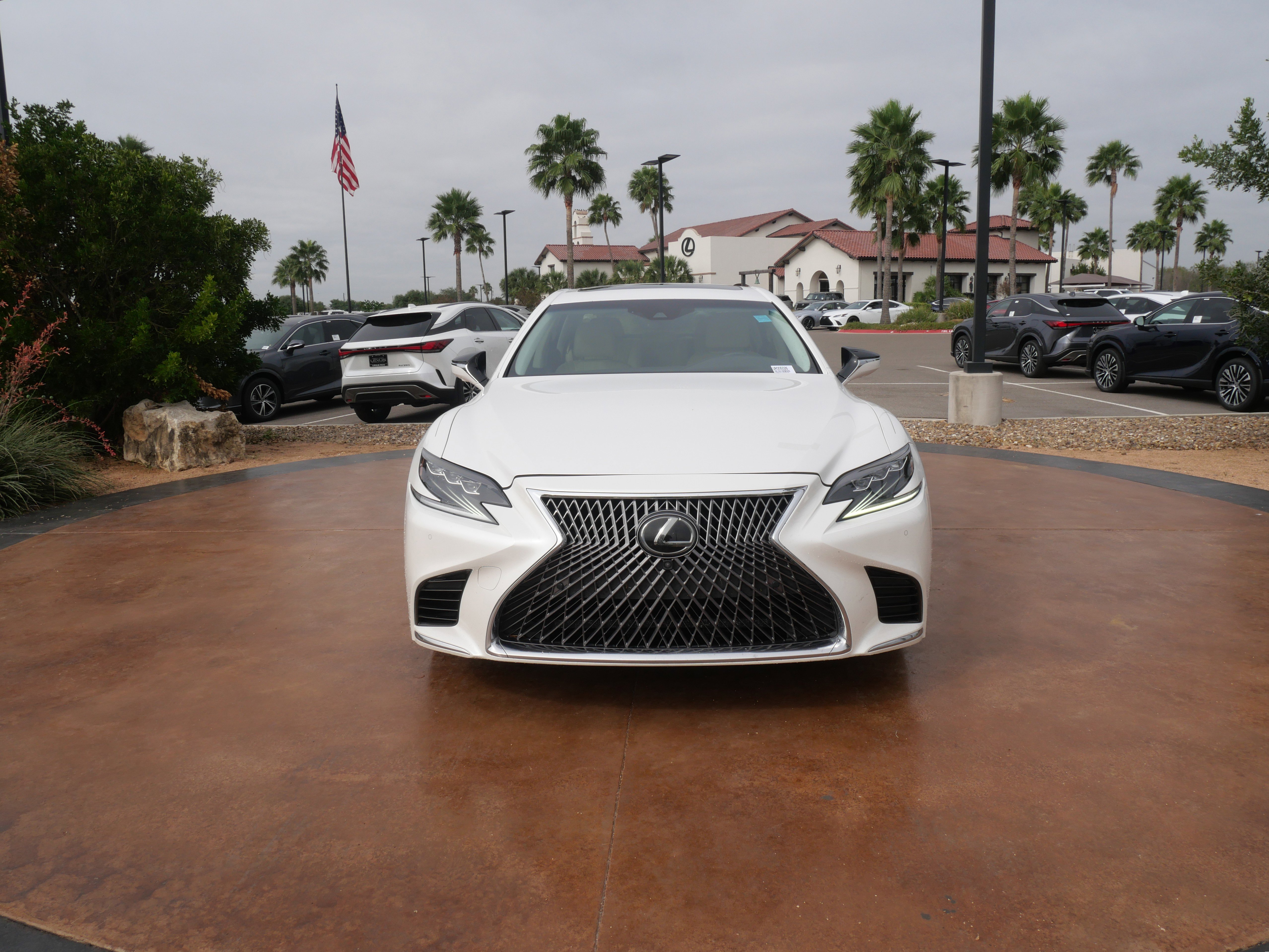 Used 2018 Lexus LS 500 image 6