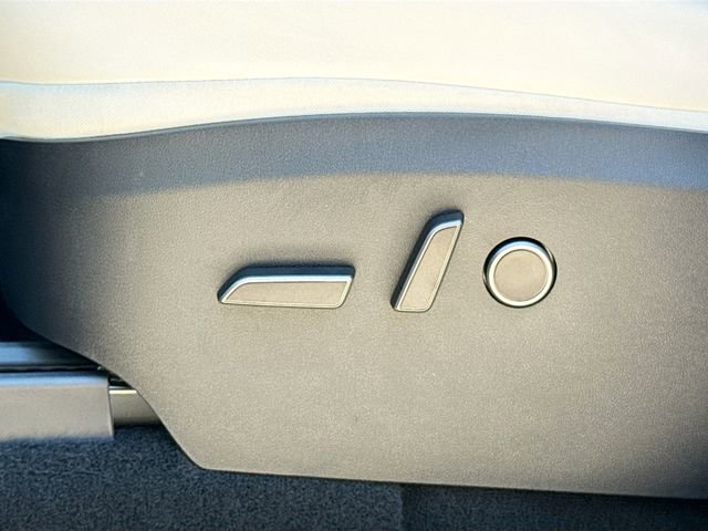 Used 2024 Tesla Model Y Performance AWD/4WD image 23