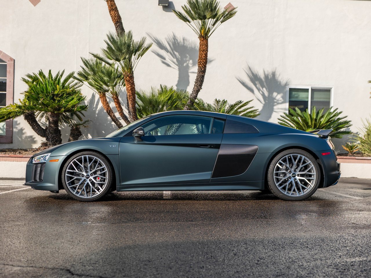 Used 2017 Audi R8 V10 plus image 2