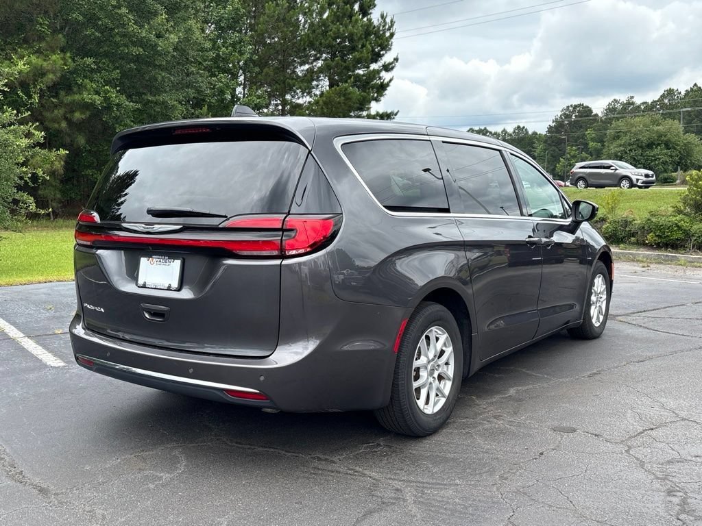 Used 2023 Chrysler Pacifica Touring-L FWD image 28