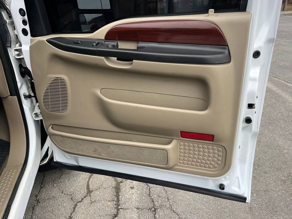 Used 2005 Ford Excursion Eddie Bauer image 45