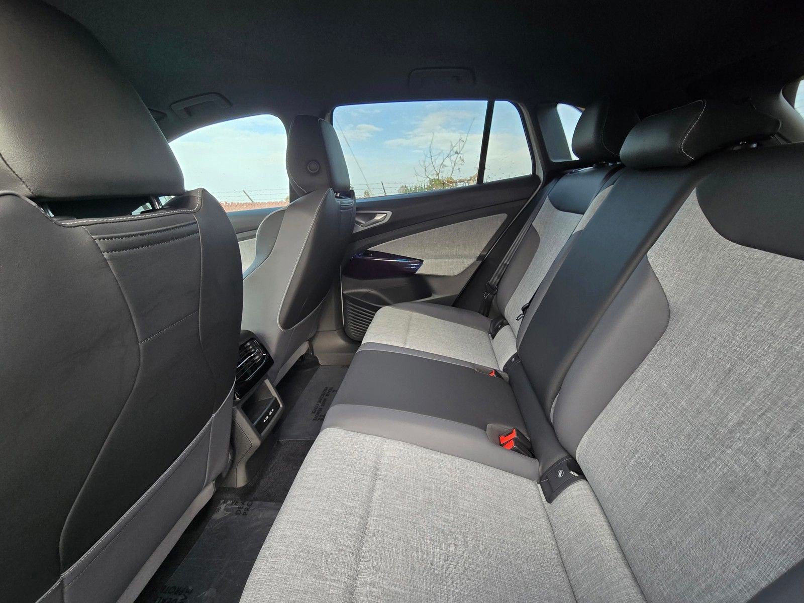 New 2026 Volkswagen ID.4 Pro RWD image 8