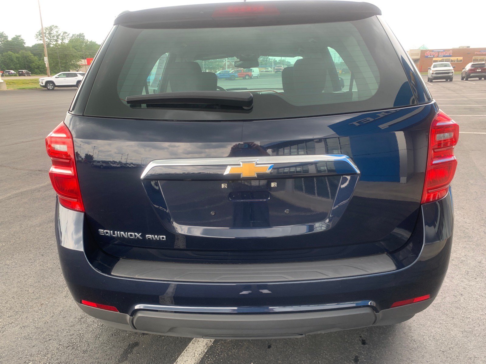 Used 2017 Chevrolet Equinox LS AWD/4WD image 4