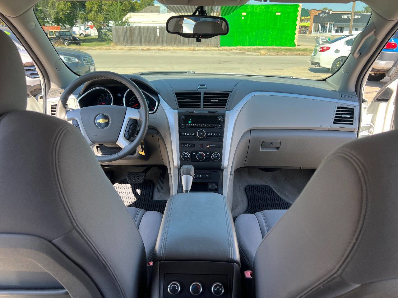 Used 2011 Chevrolet Traverse LT image 18