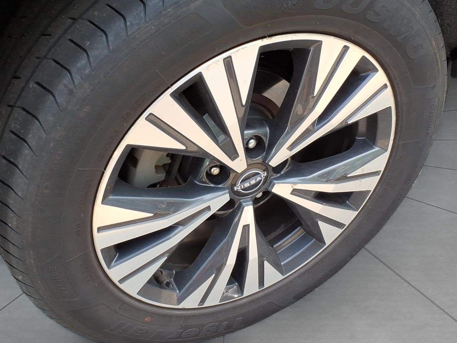 Used 2023 Nissan Rogue SV AWD/4WD image 6