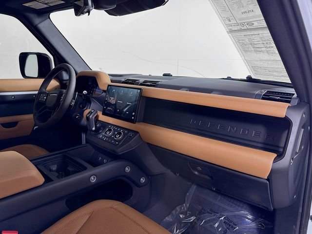 Used 2023 Land Rover Defender 110 V8 AWD/4WD image 31