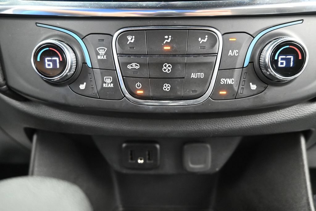 Used 2023 Chevrolet Traverse LT AWD/4WD image 21