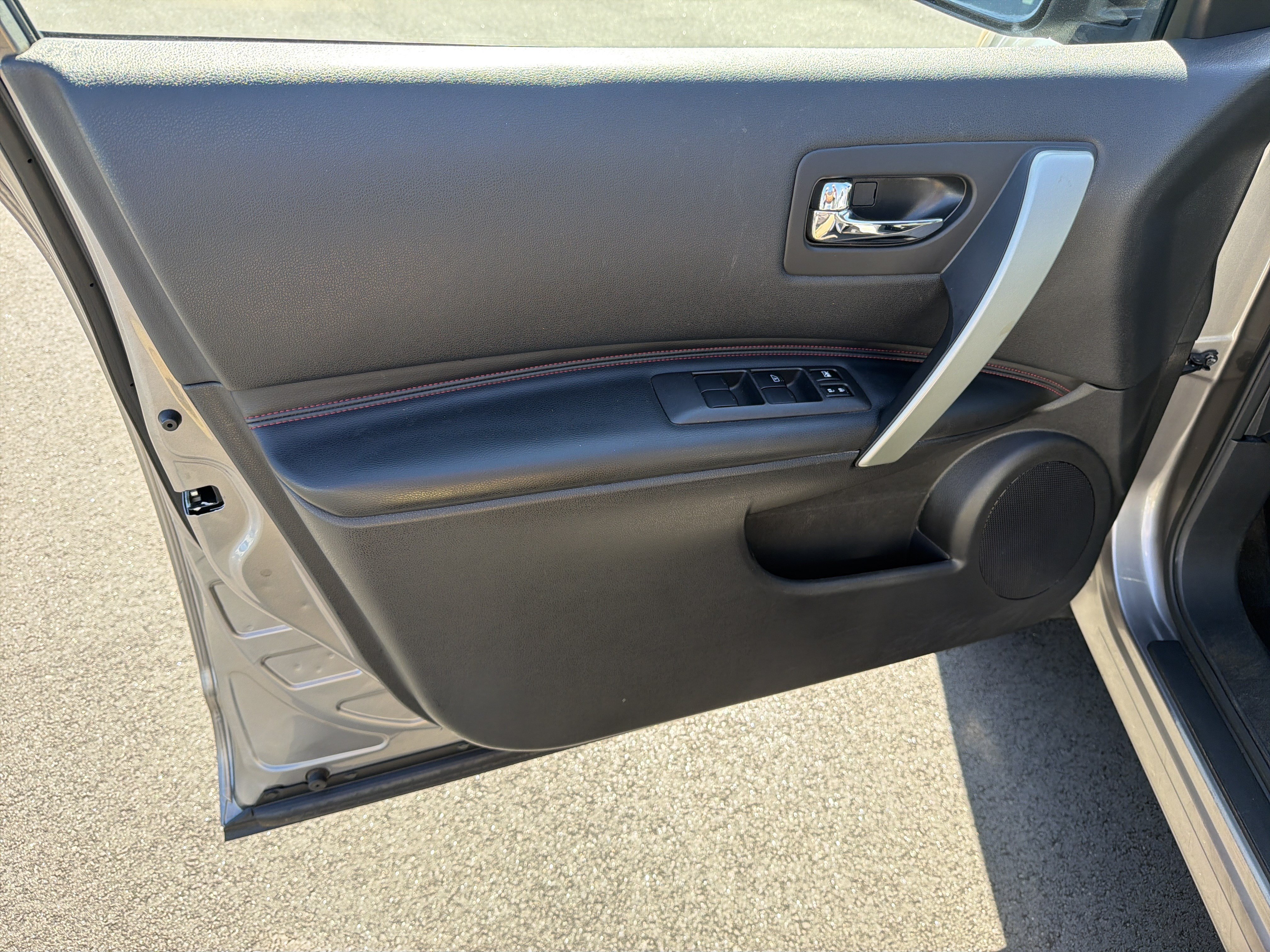 Used 2013 Nissan Rogue SL FWD image 10