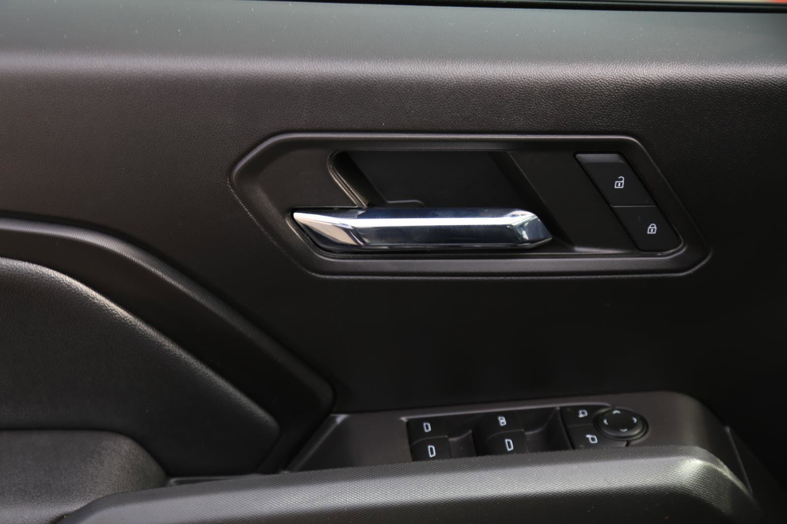 Used 2023 Chevrolet Colorado LT w/ LT Convenience Package II image 6