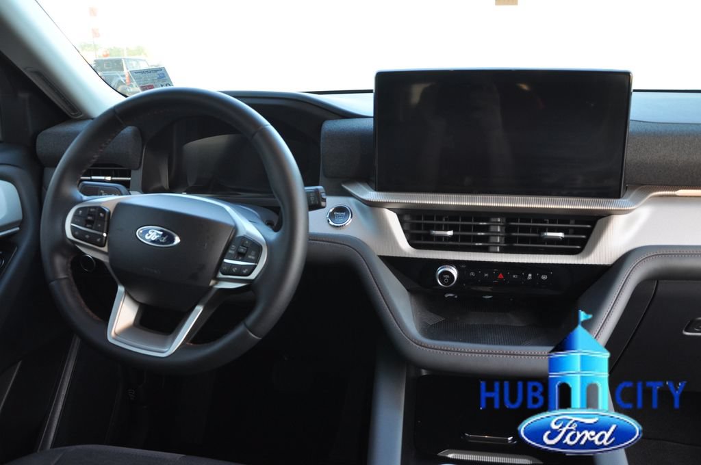 Used 2025 Ford Explorer Active RWD image 19
