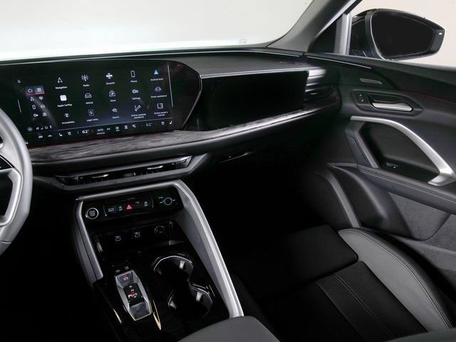 Used 2025 Audi Q5 Premium Plus w/ Premium Plus AWD/4WD image 20