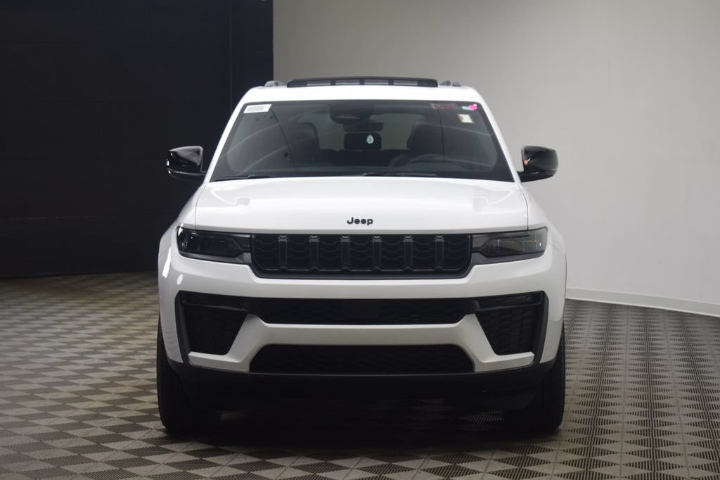 New 2027 Jeep Grand Cherokee Altitude AWD/4WD image 2