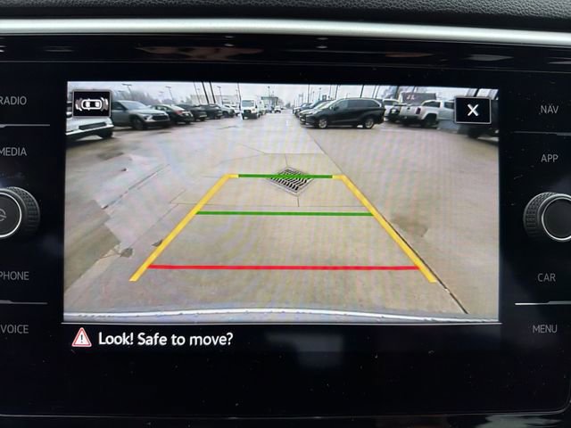 Used 2022 Volkswagen Atlas Cross Sport SEL image 19