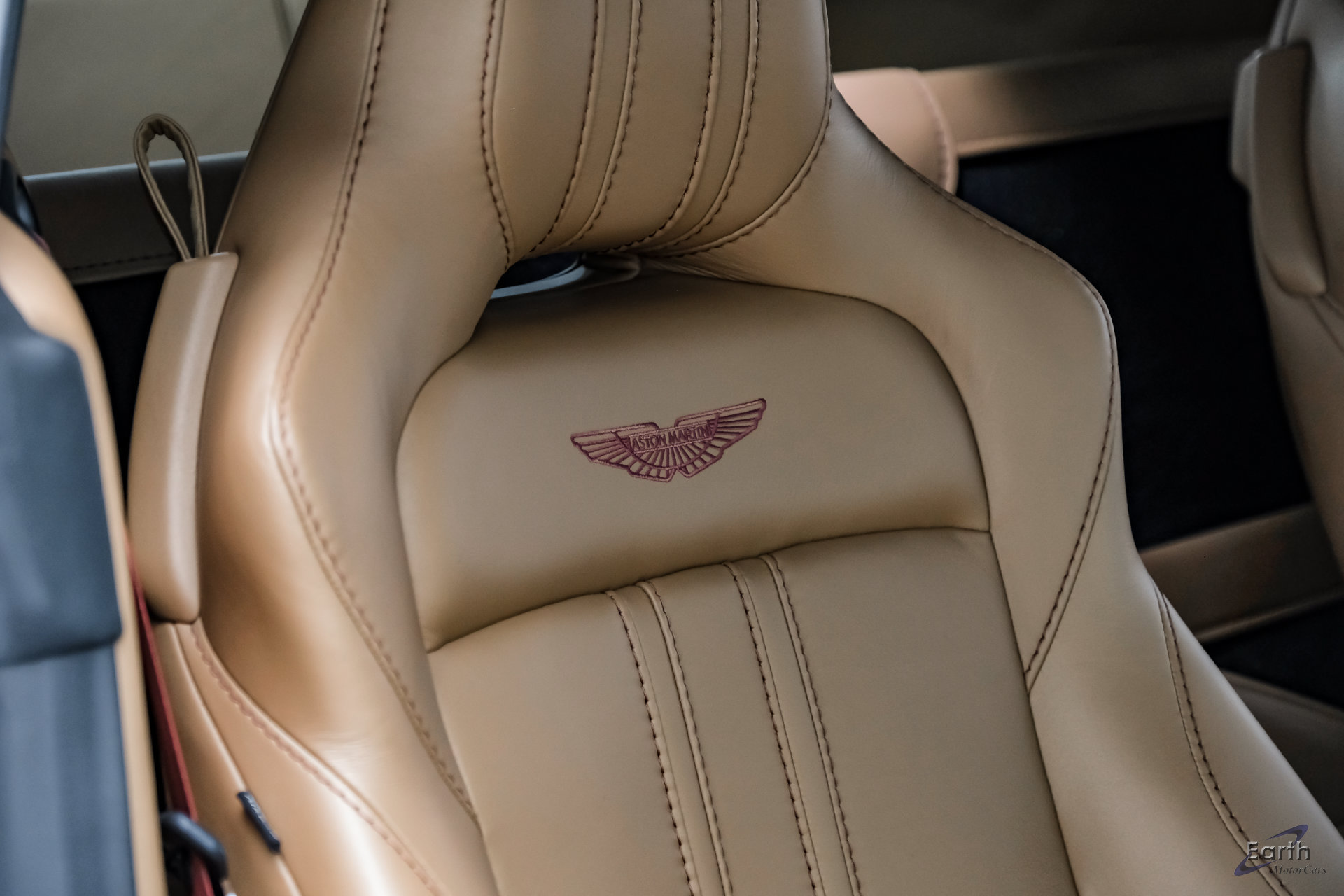 Used 2020 Aston Martin V8 Vantage Coupe RWD image 54