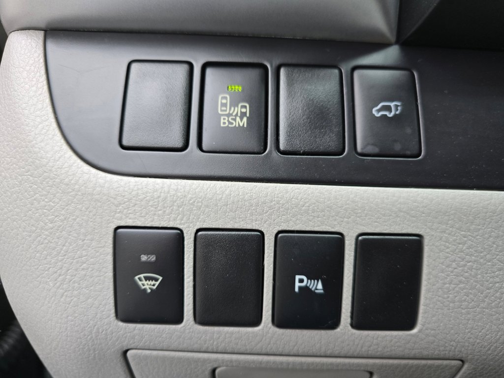 Used 2015 Toyota Highlander Limited AWD/4WD image 39