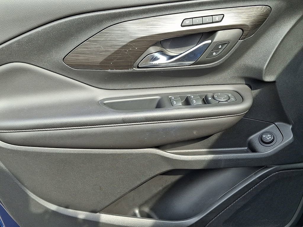 Certified 2022 GMC Terrain SLT w/ Tech Package image 12