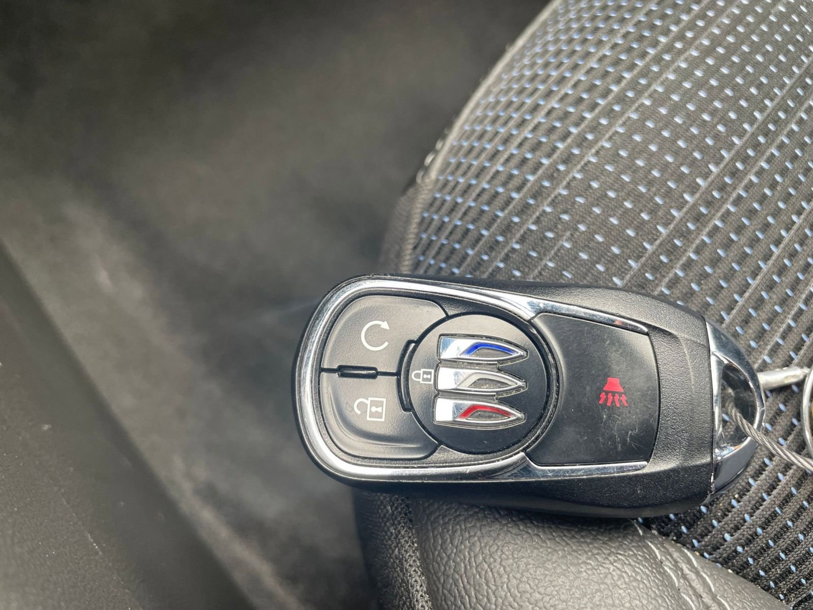 Used 2025 Buick Envista Preferred image 25