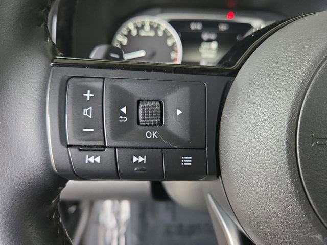 Used 2022 Nissan Pathfinder SL AWD/4WD image 17