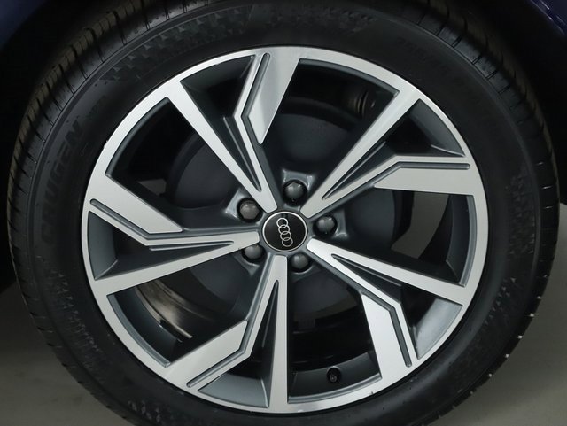 Used 2024 Audi Q4 e-tron Premium w/ Convenience Package image 39