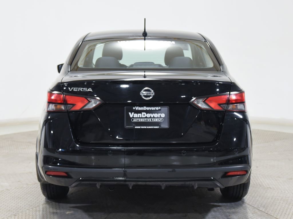 Used 2020 Nissan Versa S FWD image 13