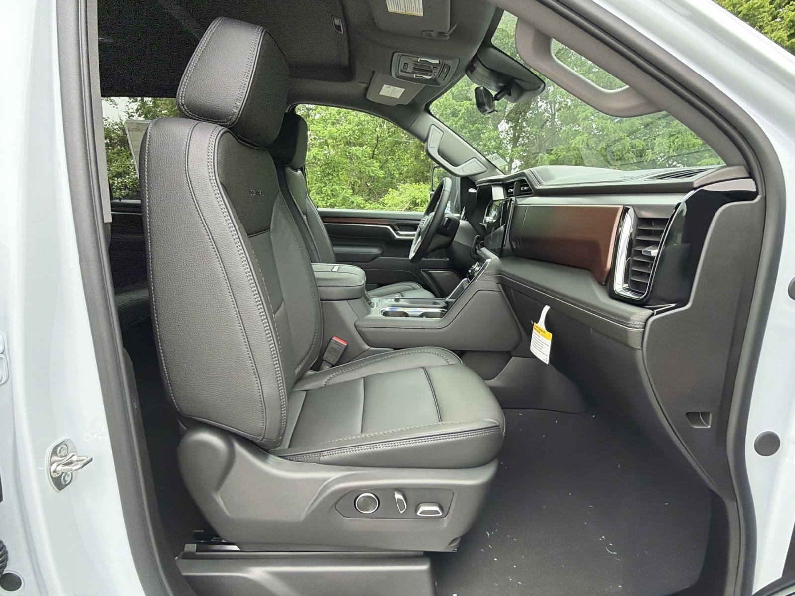 New 2026 GMC Sierra 3500 Denali w/ Denali Reserve Package AWD/4WD image 27