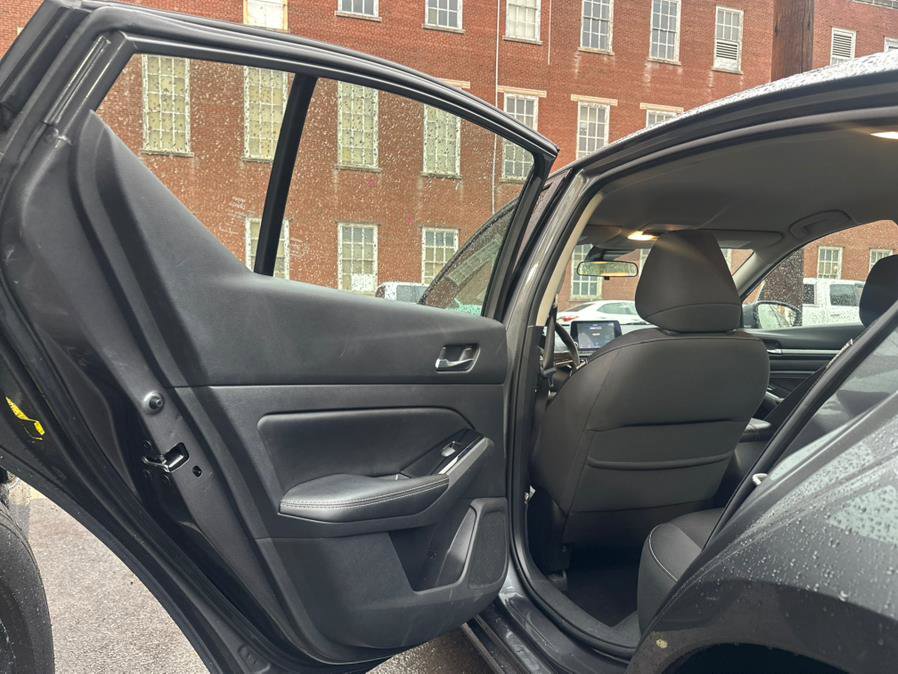 Used 2021 Nissan Altima 2.5 SV FWD image 11