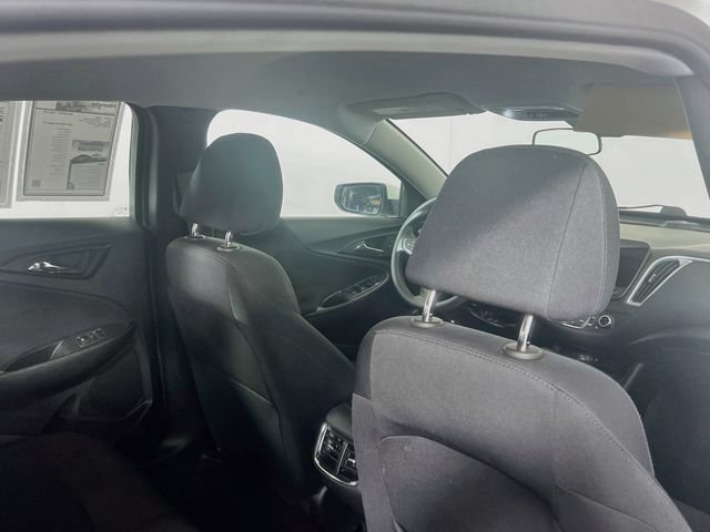 Used 2025 Chevrolet Malibu LT FWD image 8