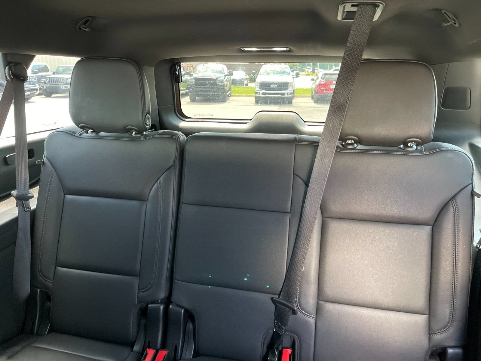Used 2022 Chevrolet Suburban Z71 AWD/4WD image 17