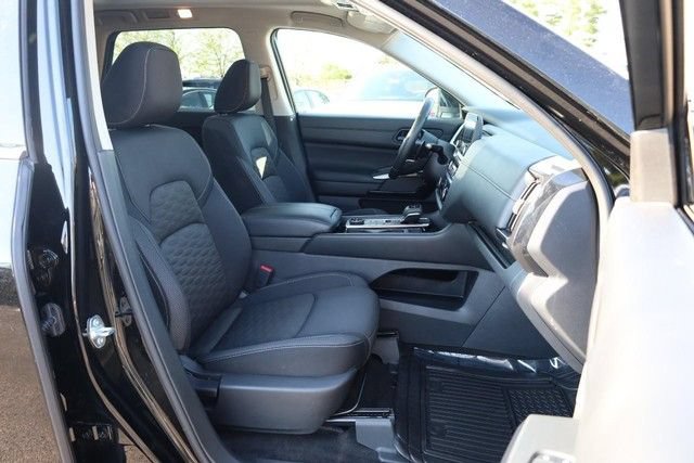 Certified 2023 Nissan Pathfinder SV w/ SV Premium Package AWD/4WD image 29