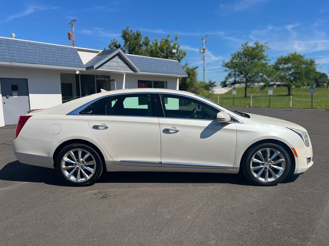 Used 2014 Cadillac XTS Luxury AWD/4WD image 6