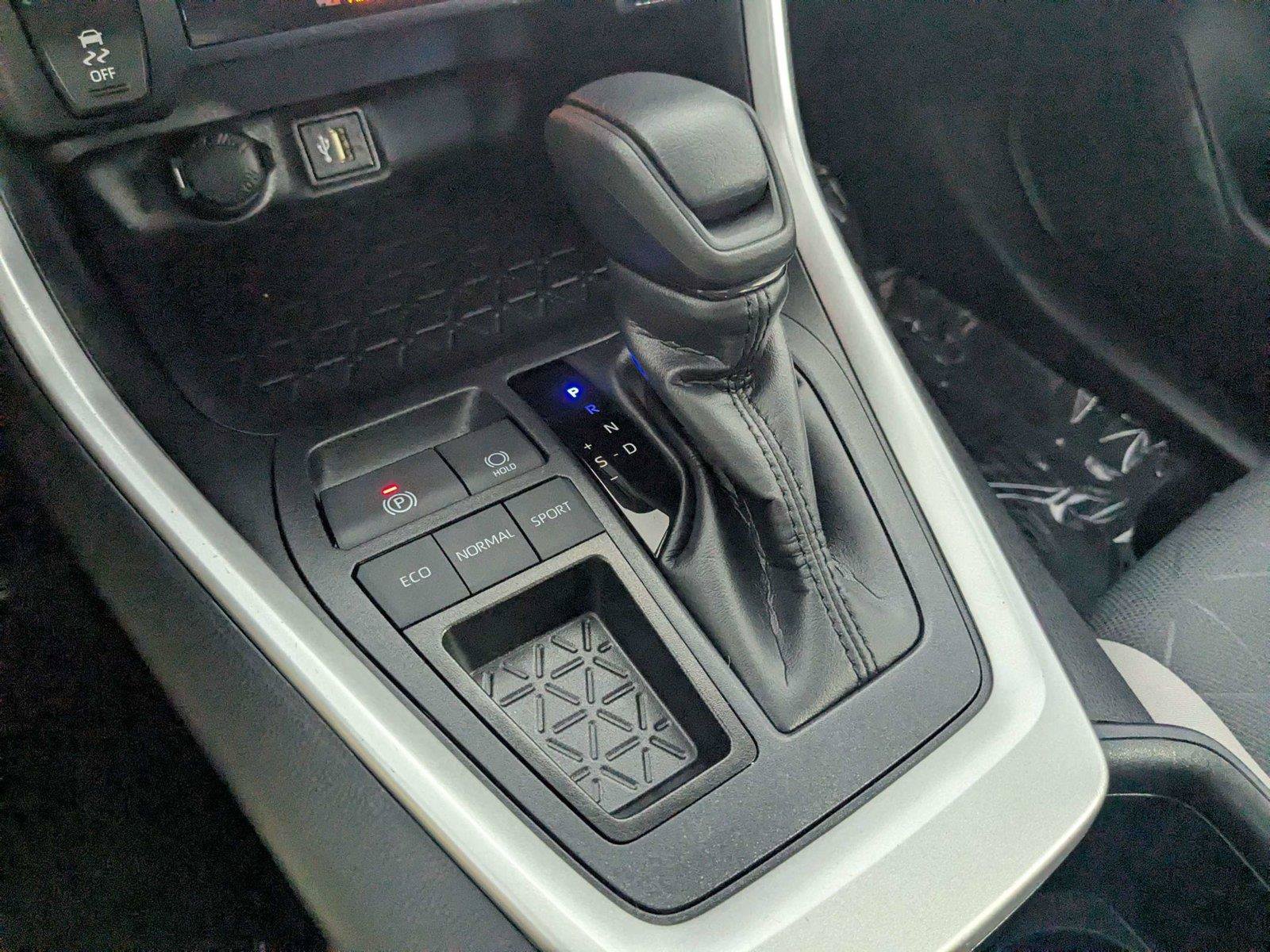 Used 2025 Toyota RAV4 XLE w/ Convenience Package FWD image 27