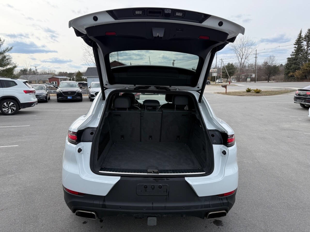 Used 2020 Porsche Cayenne AWD/4WD image 12