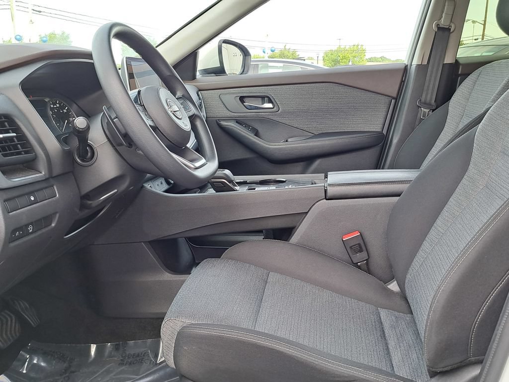 Used 2023 Nissan Rogue SV FWD image 14