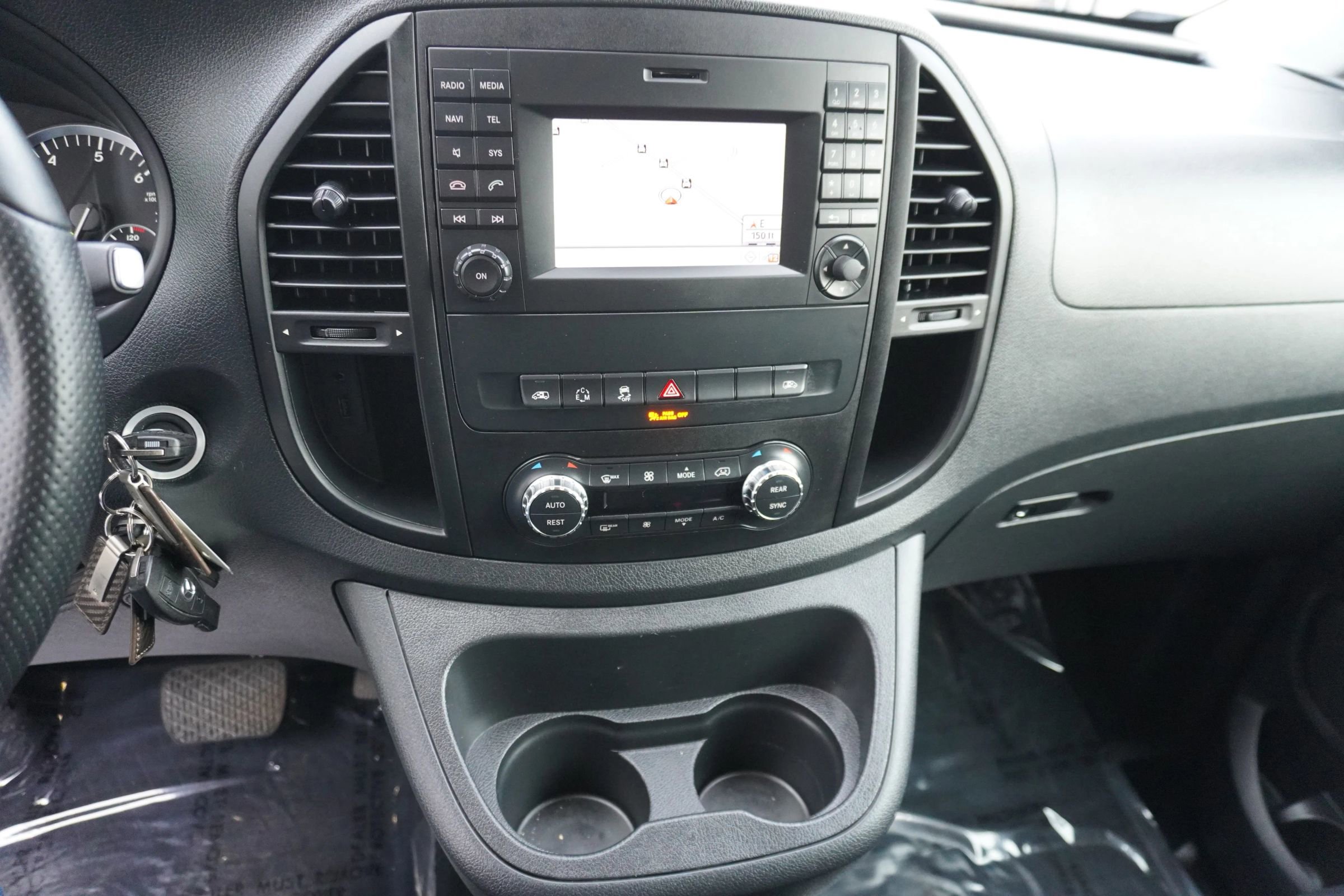 Used 2016 Mercedes-Benz Metris Passenger image 17