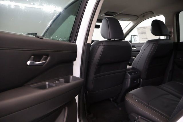 New 2025 Nissan Pathfinder SL image 25