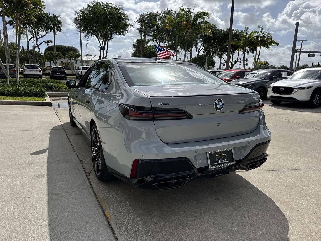 Used 2023 BMW 760i xDrive image 13