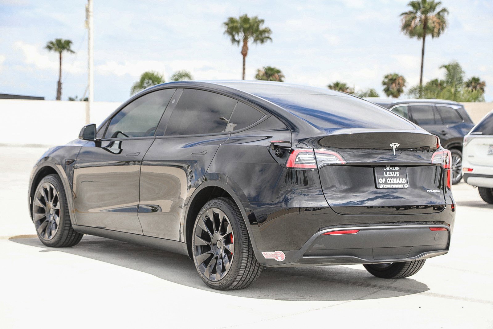 Used 2024 Tesla Model Y Long Range AWD/4WD image 5