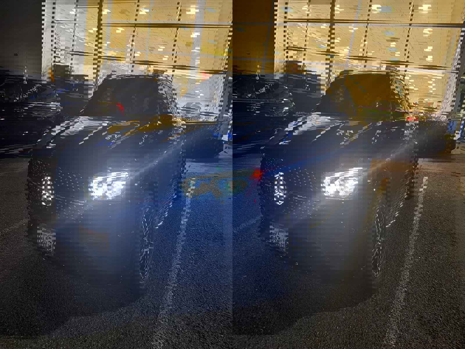 Used 2020 Mercedes-Benz GLE 350 4MATIC image 3