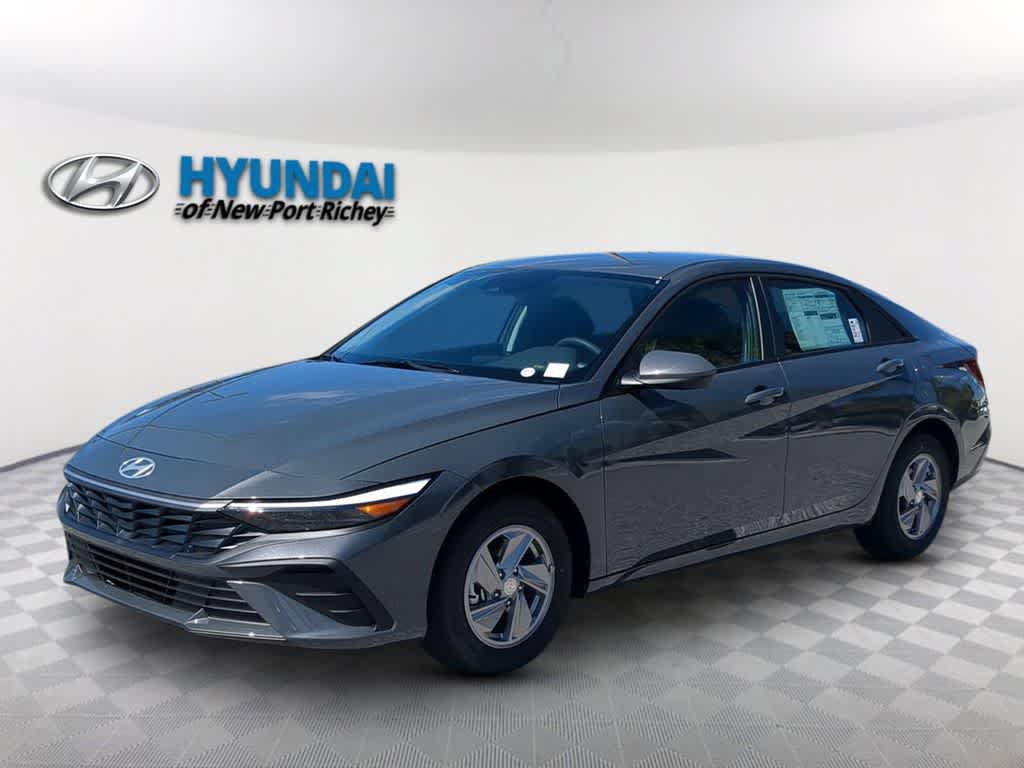 New 2026 Hyundai Elantra SE