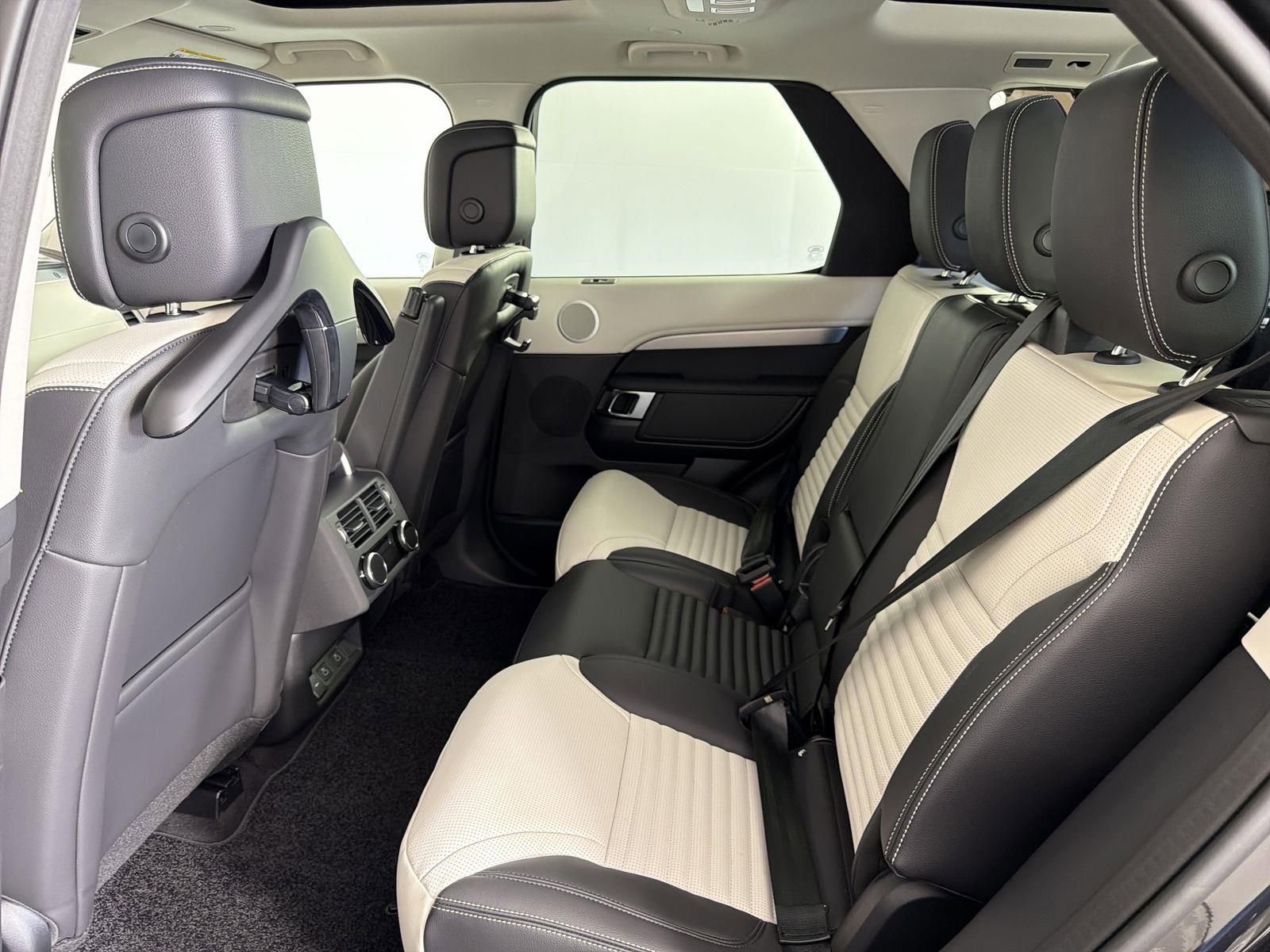 New 2026 Land Rover Discovery Limited Edition image 26