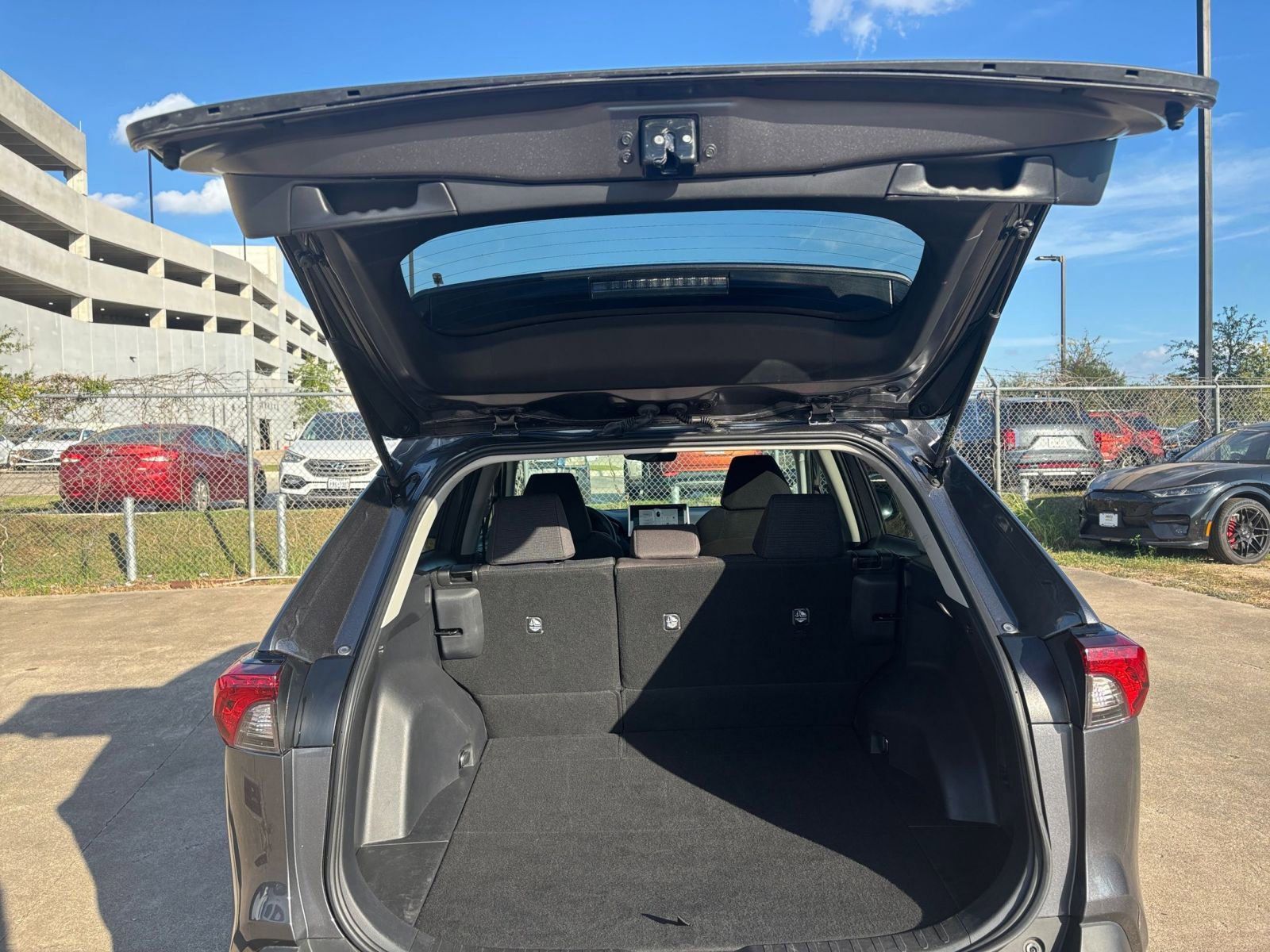 Used 2025 Toyota RAV4 LE image 29