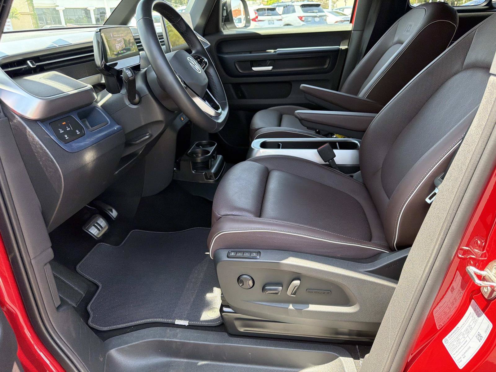 Certified 2025 Volkswagen ID. Buzz Pro S RWD image 14